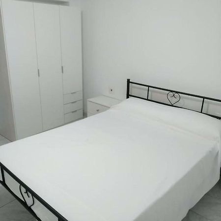 Apartamento En Plaza Mayor Ribadavia Esterno foto