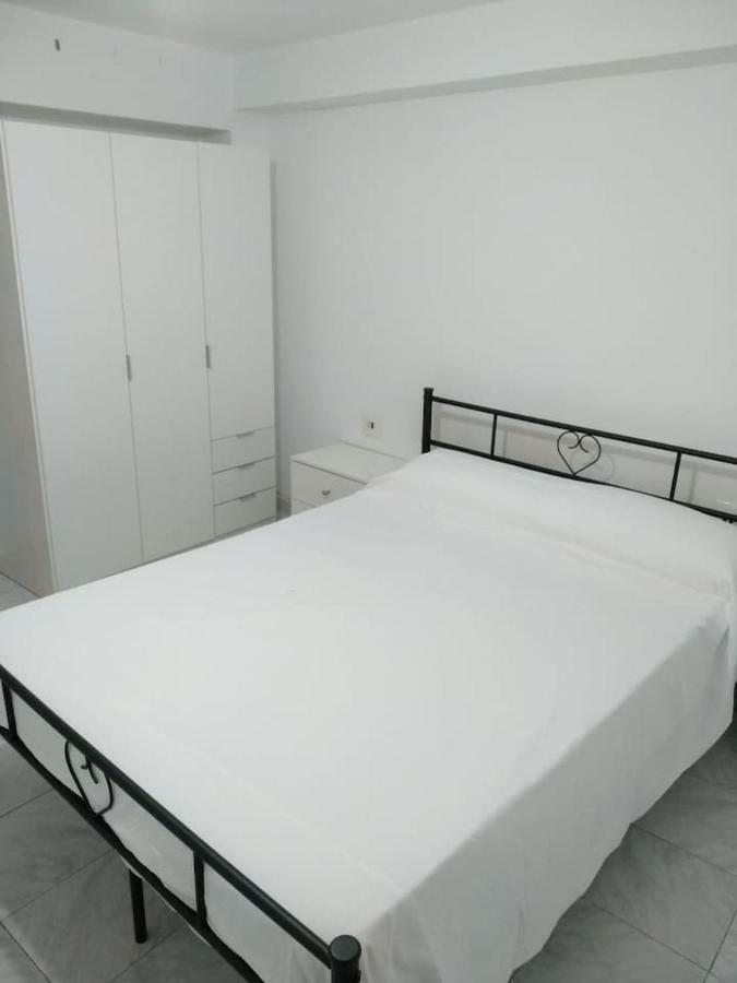 Apartamento En Plaza Mayor Ribadavia Esterno foto